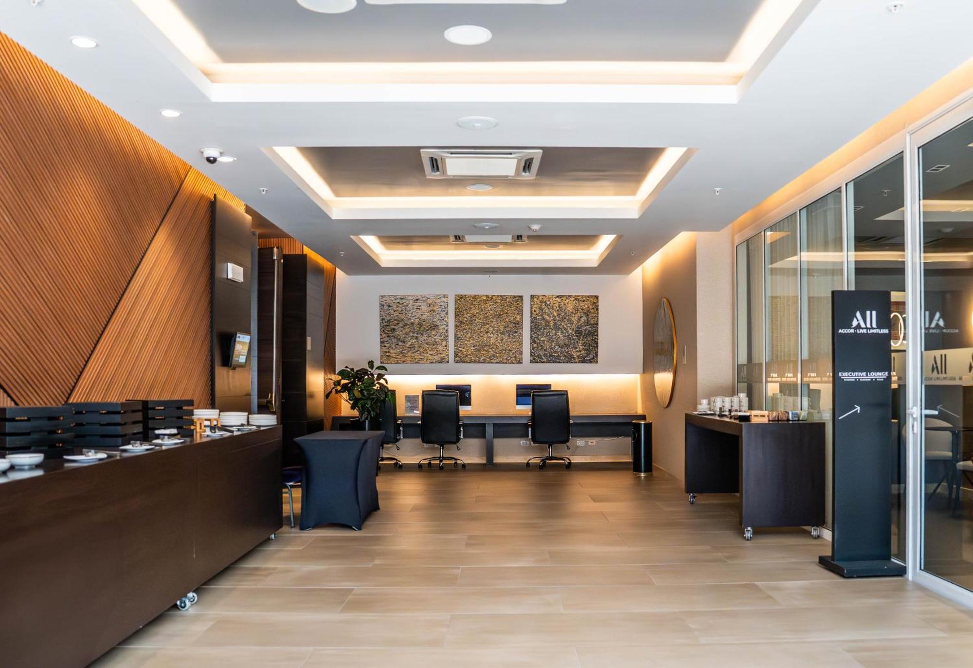 Novotel Lima San Isidro Bagian luar foto