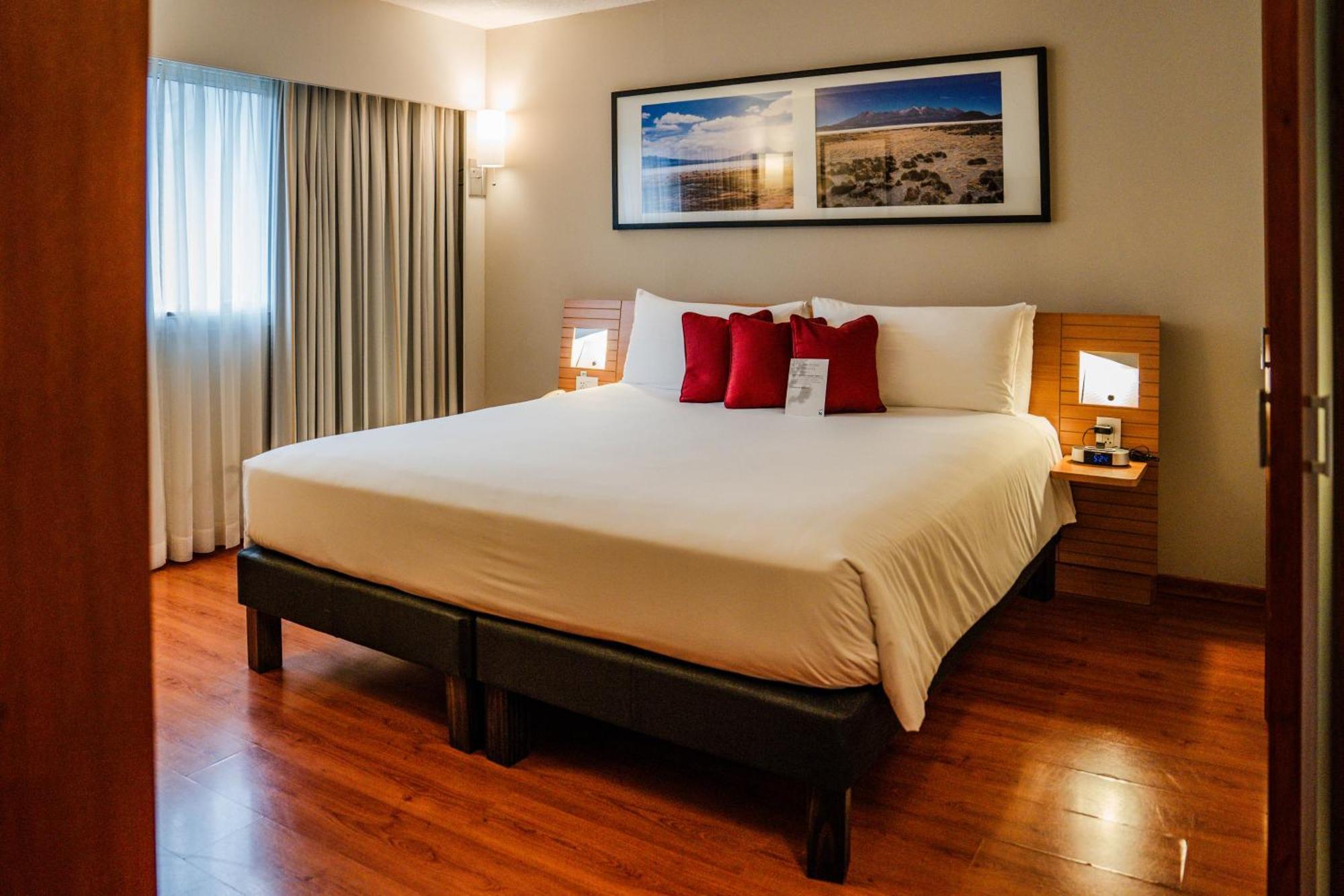 Novotel Lima San Isidro Bagian luar foto