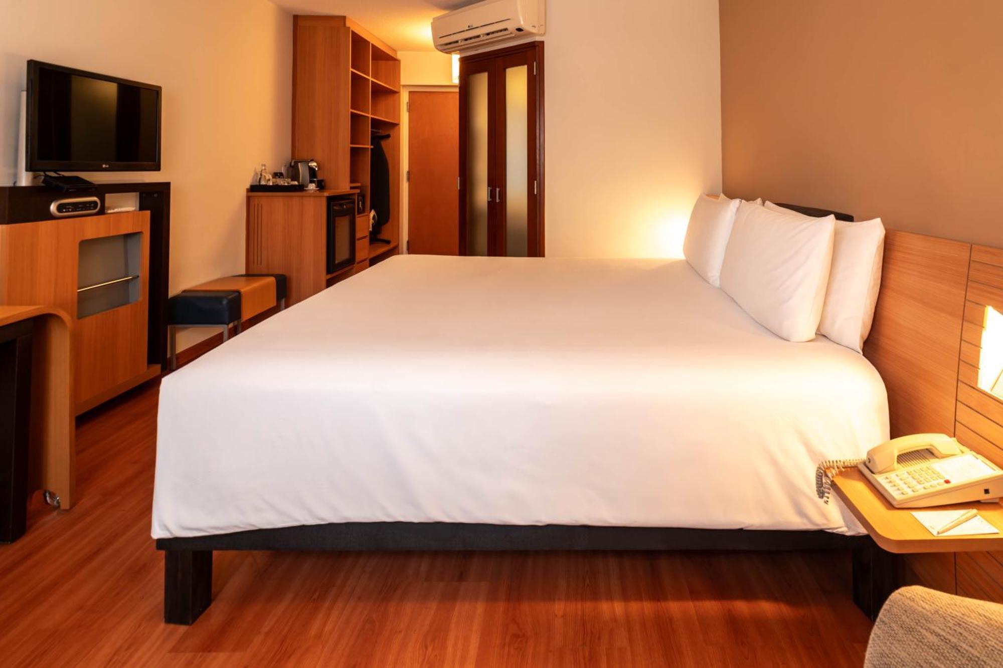 Novotel Lima San Isidro Bagian luar foto