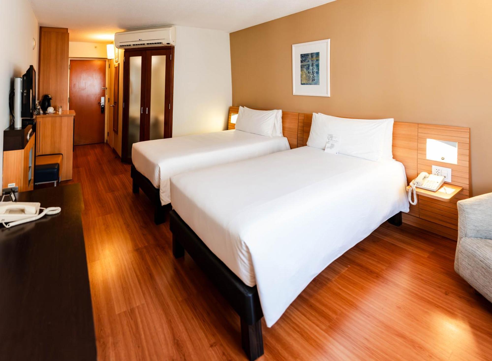 Novotel Lima San Isidro Bagian luar foto
